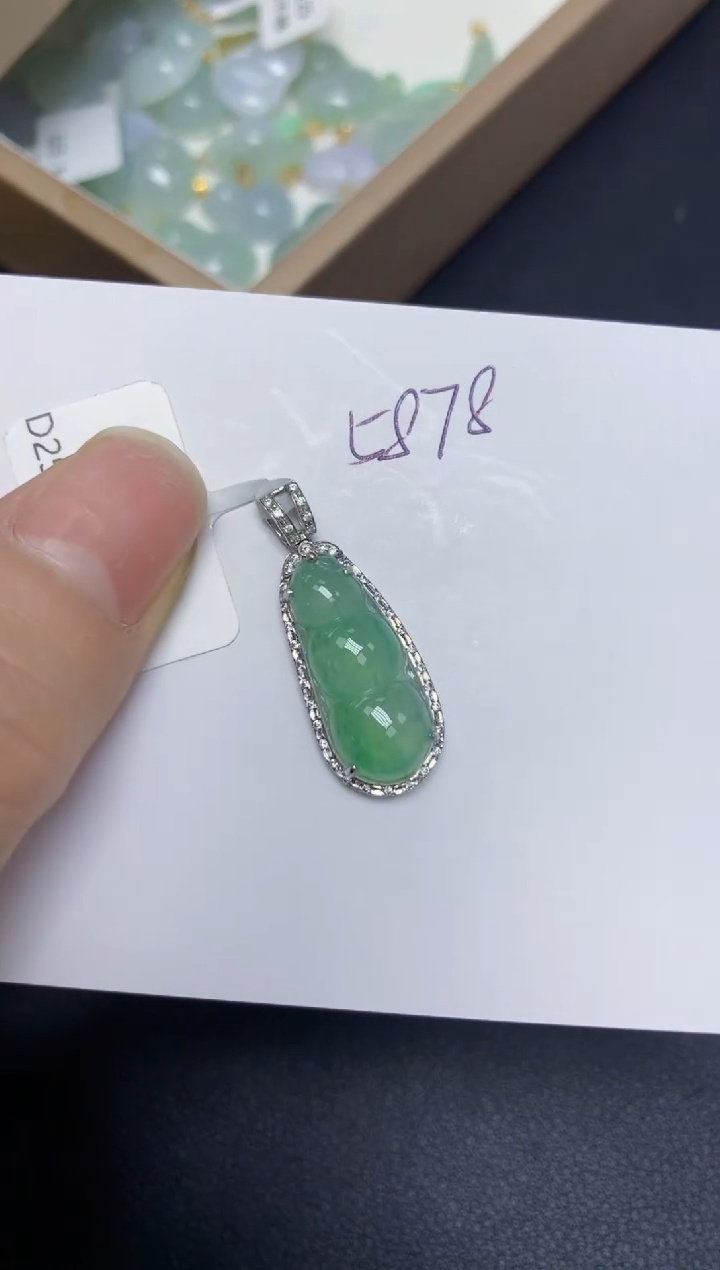 【闪购商品】翡翠挂件18K金镶嵌 天然翡翠A货