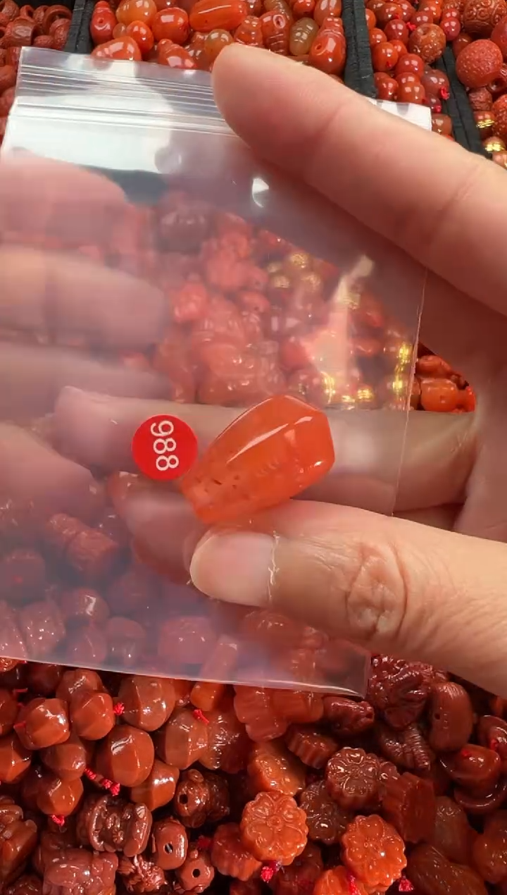 【闪购商品】南红玛瑙颈饰未镶嵌1