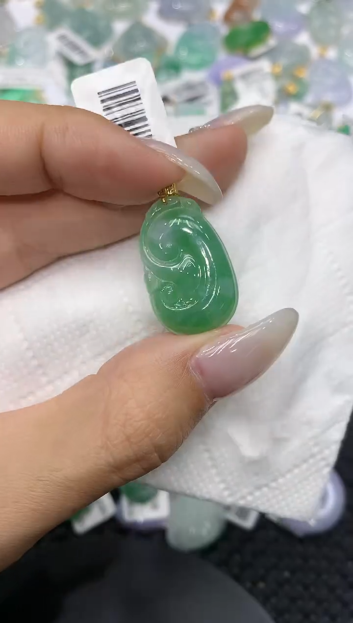颈饰18K金镶嵌翡翠111111111111