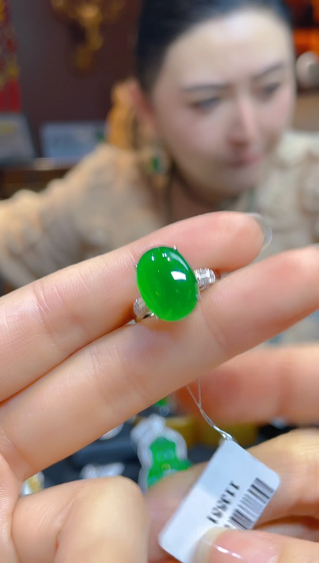 【闪购商品】翡翠戒指18K金镶嵌113551天然A货翡翠蛋面戒指