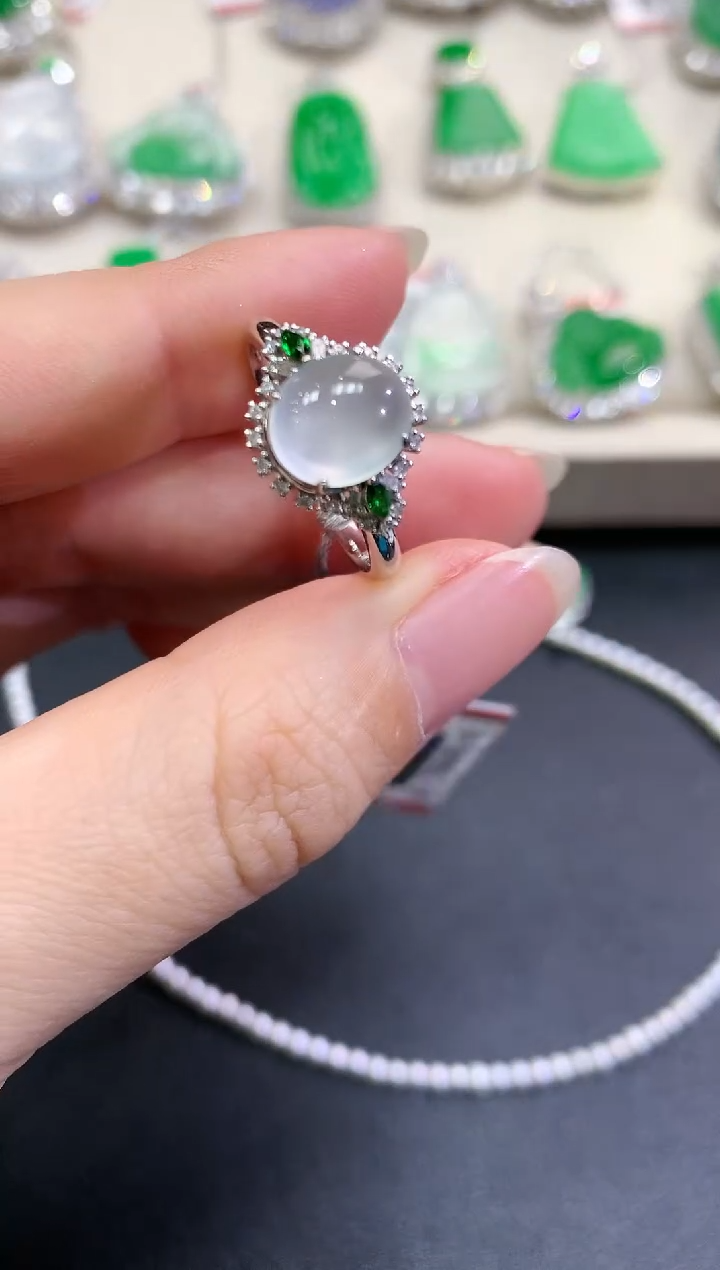 【闪购商品】翡翠戒指18K金镶嵌B68