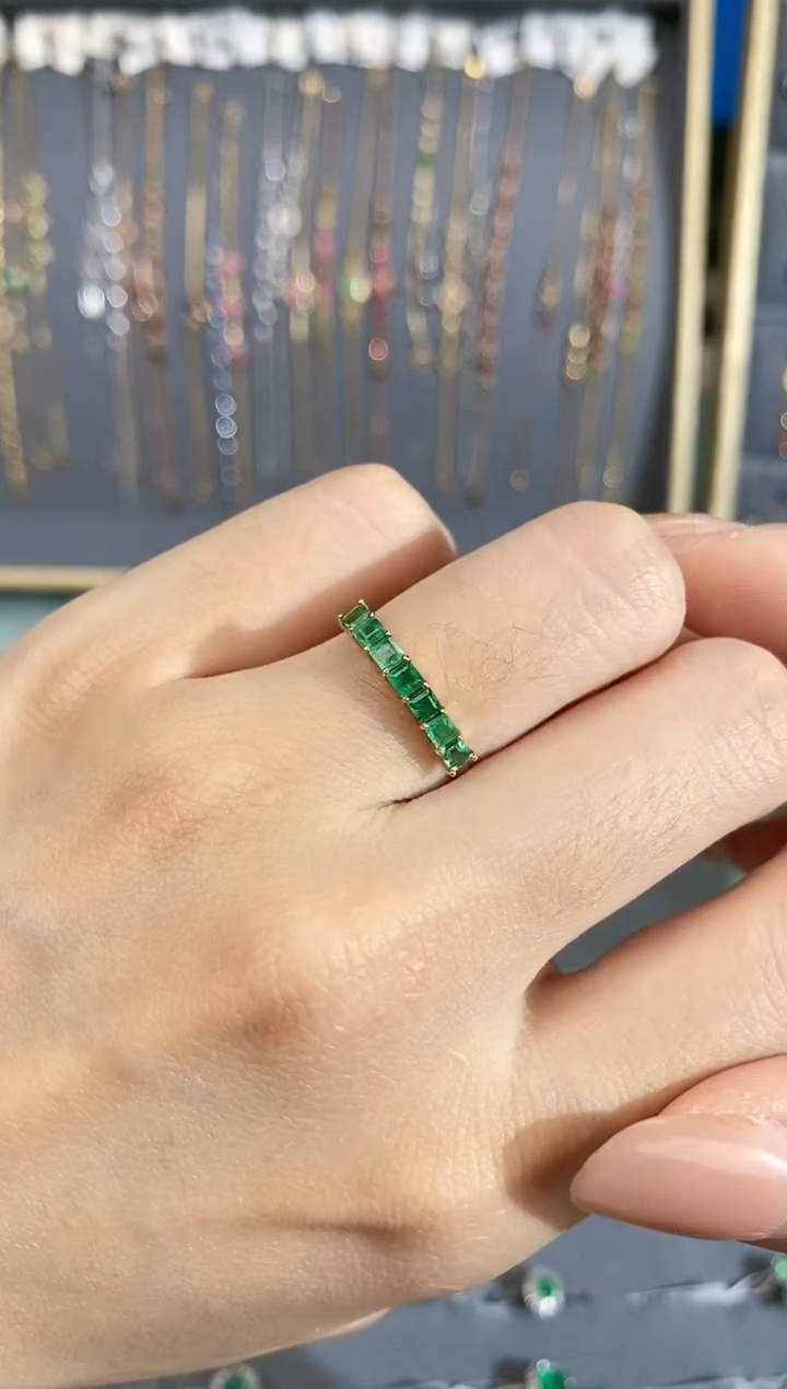 【闪购商品】祖母绿戒指18K金镶嵌戒指