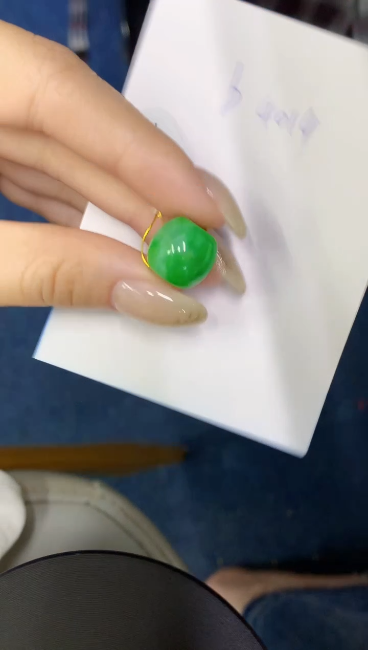 翡翠未镶嵌颈饰缅甸天然翡翠A货