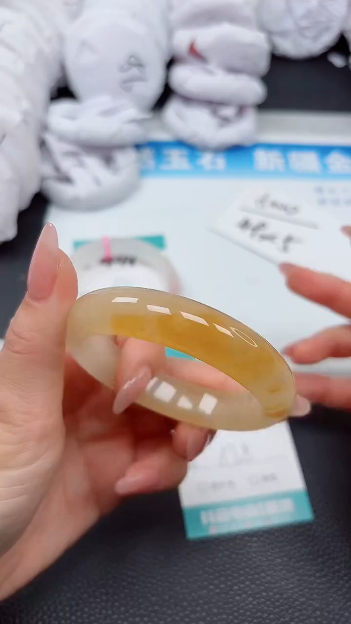 【闪购商品】石英质玉手镯未镶嵌A449