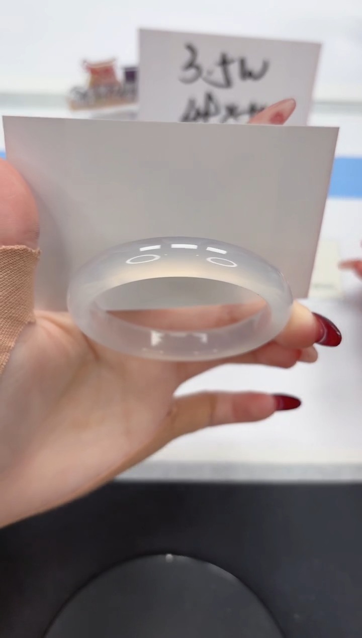 【闪购商品】石英质玉手镯未镶嵌A53-54.1