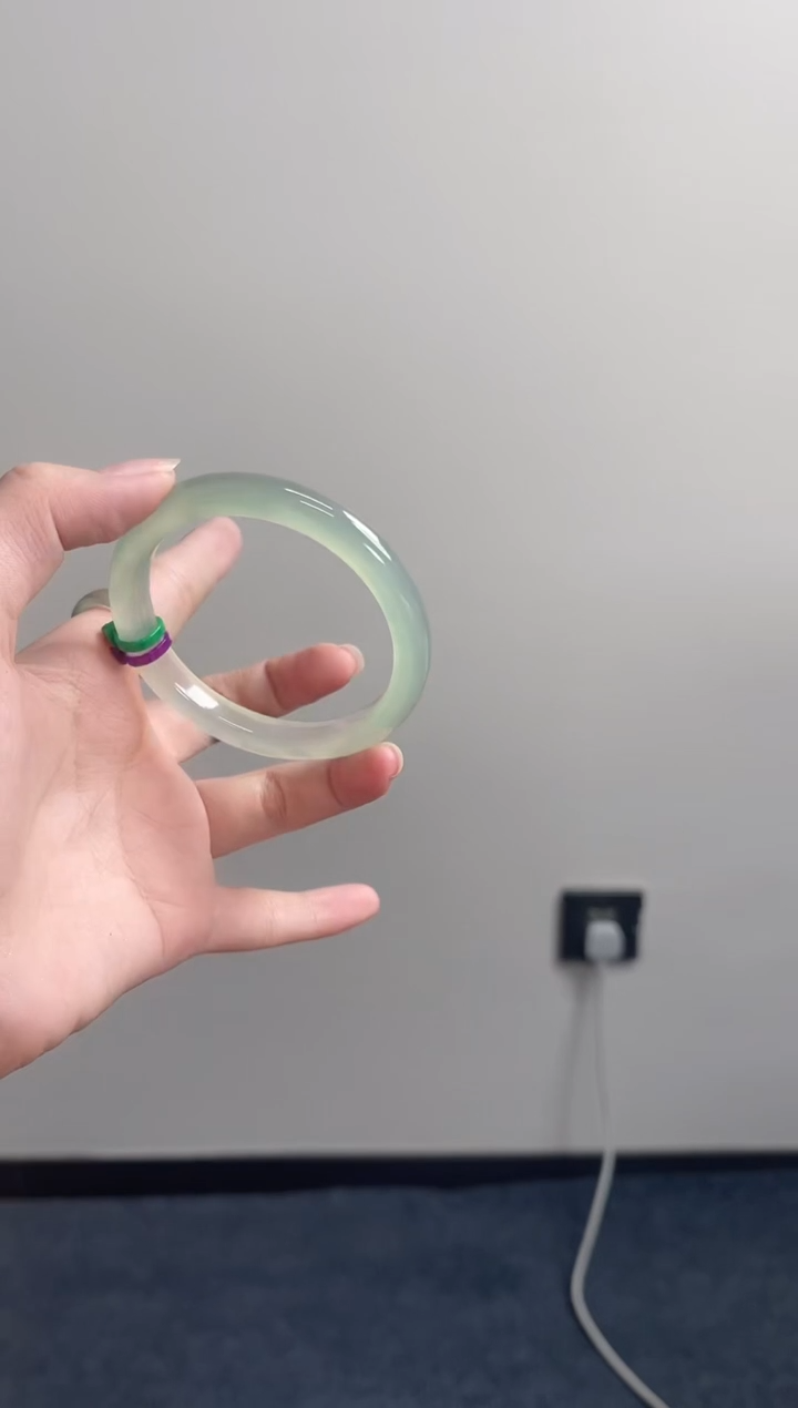 玛瑙/玉髓手镯未镶嵌55-56圈 需要包容玉质纹理结构