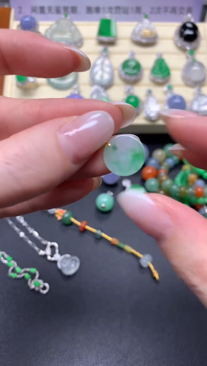 【闪购商品】翡翠吊坠(不含链)18K金镶嵌吊坠|200+30