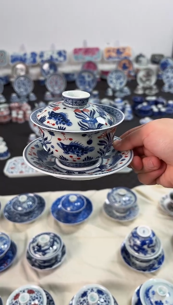 杯子瓷景德镇陶瓷茶具青花釉里红鱼藻纹元宝盖碗