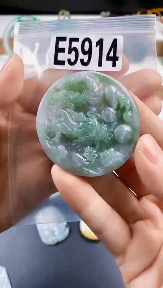 颈饰未镶嵌翡翠天然翡翠吊坠挂件