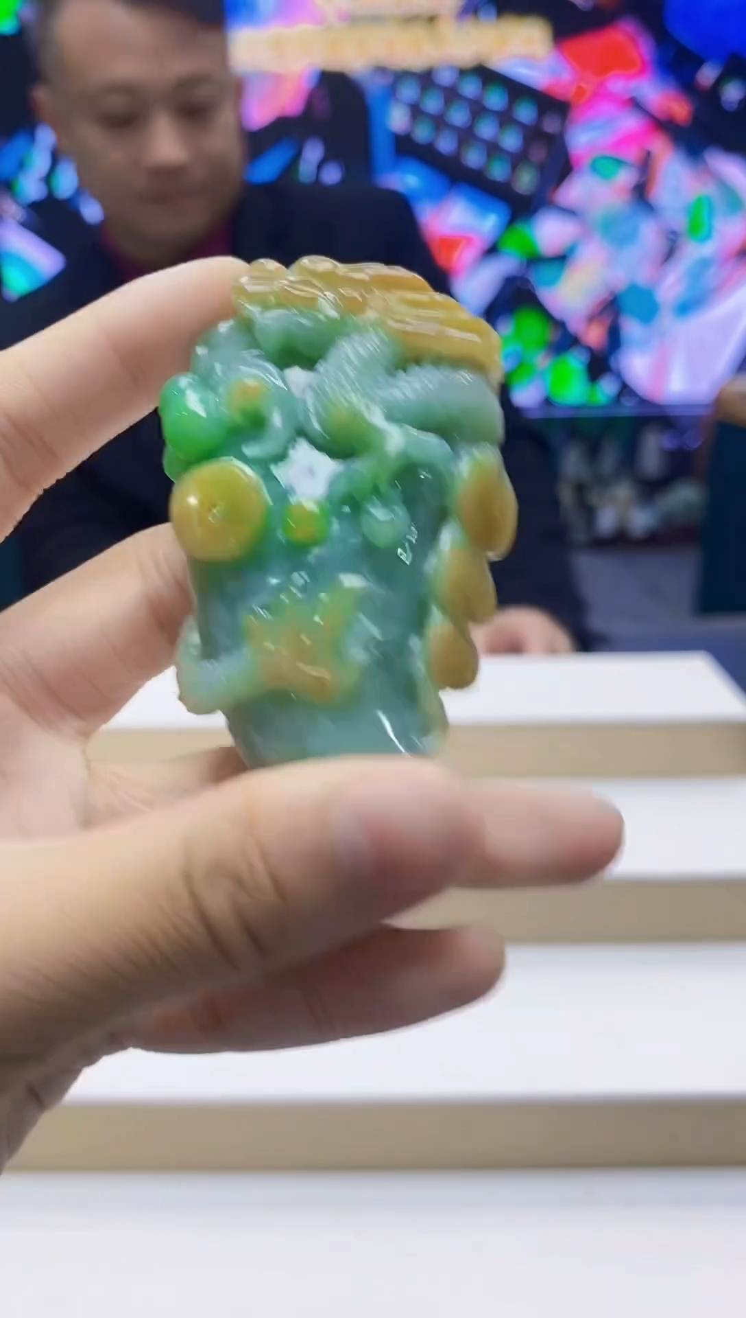 未镶嵌定制翡翠-毛货挂件 （赠珠链）33