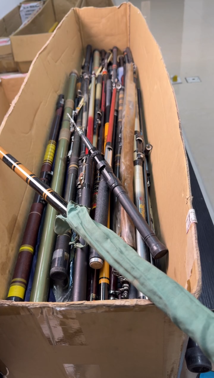 6**8 孤品微瑕， 以直播间为准  加 10元发顺丰