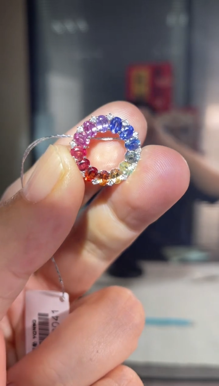 【闪购商品】彩色蓝宝石吊坠(不含链)18K金镶嵌彩虹两戴款