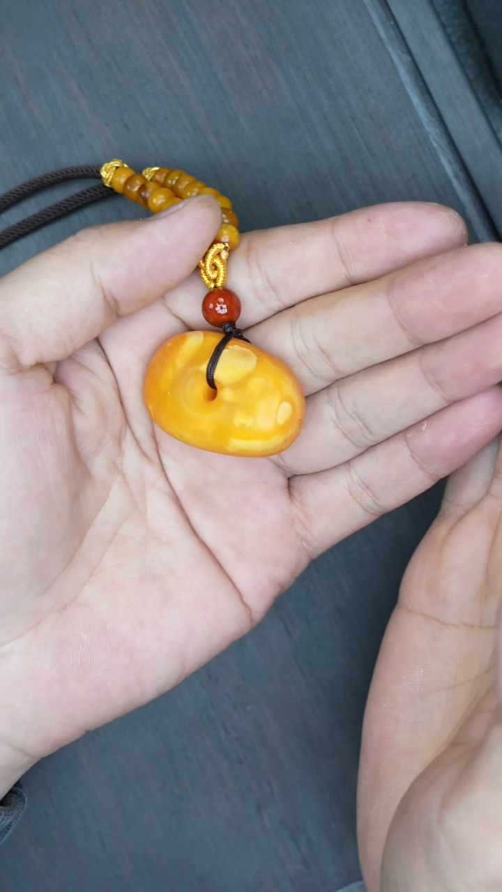 【闪购商品】琥珀裸石未镶嵌老蜡橘皮藏扣吊坠