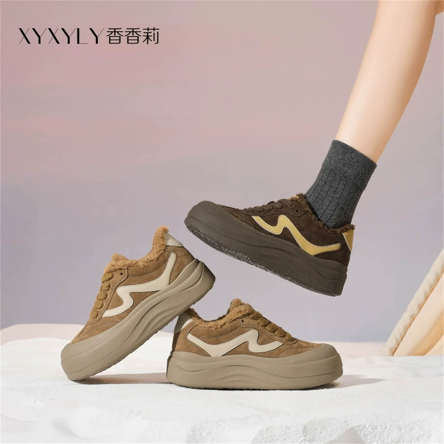 香香莉女鞋2025冬新款32606厚底休闲鞋平底舒适保暖学生板鞋运动