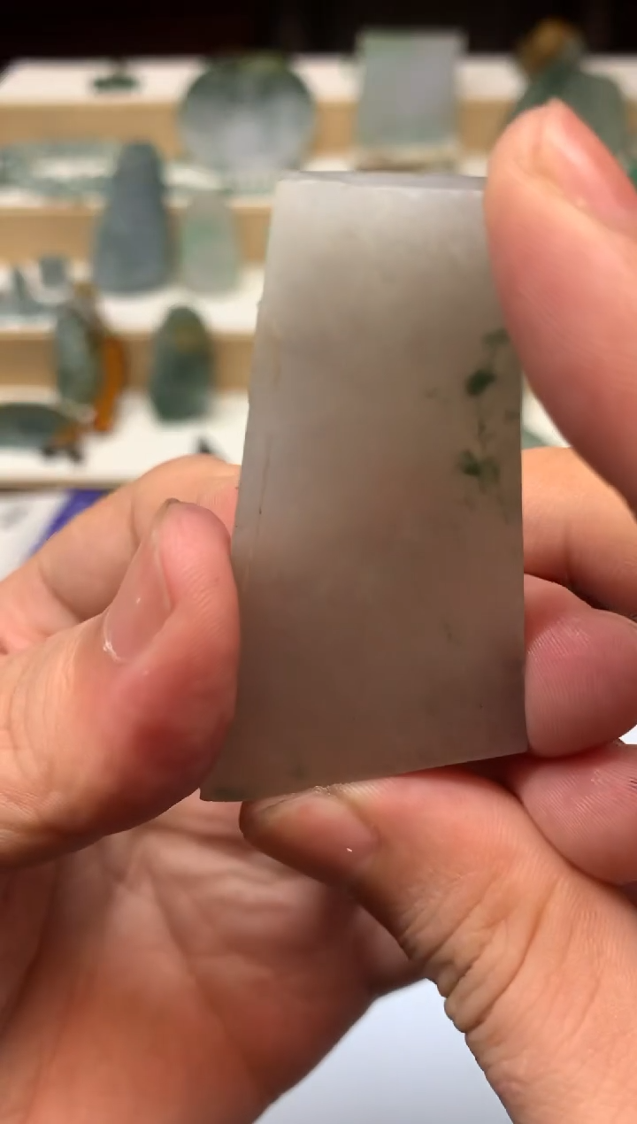 未镶嵌定制翡翠雕刻