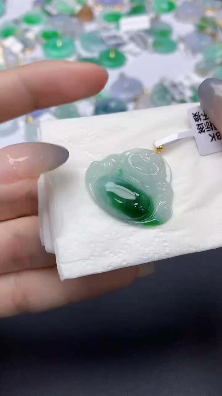 翡翠18K金镶嵌颈饰天然缅甸a货翡翠