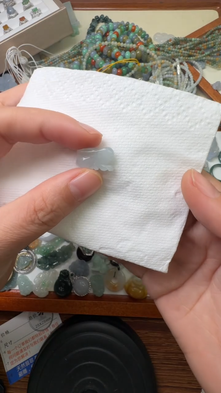 【闪购商品】翡翠颈饰未镶嵌【闪购商品】 翡翠  未镶嵌