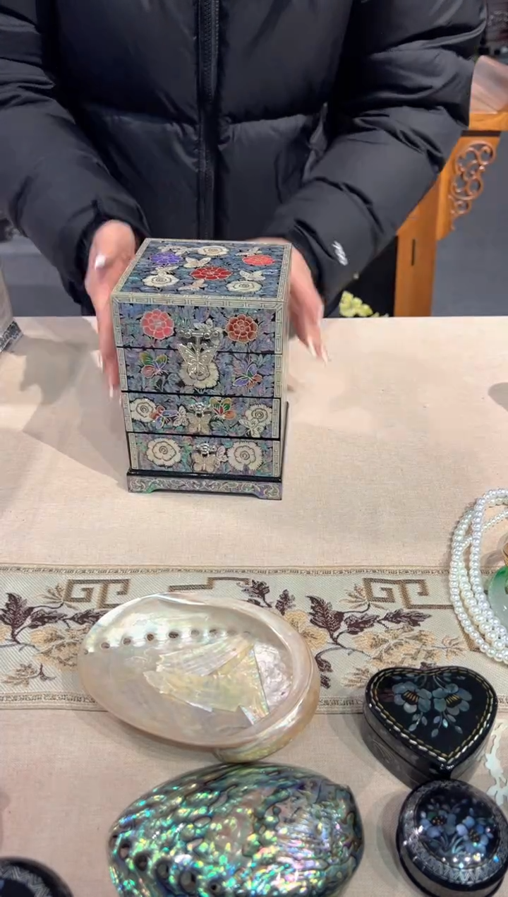 【闪购商品】白边黑底·弘贝雅螺钿漆器文化馆