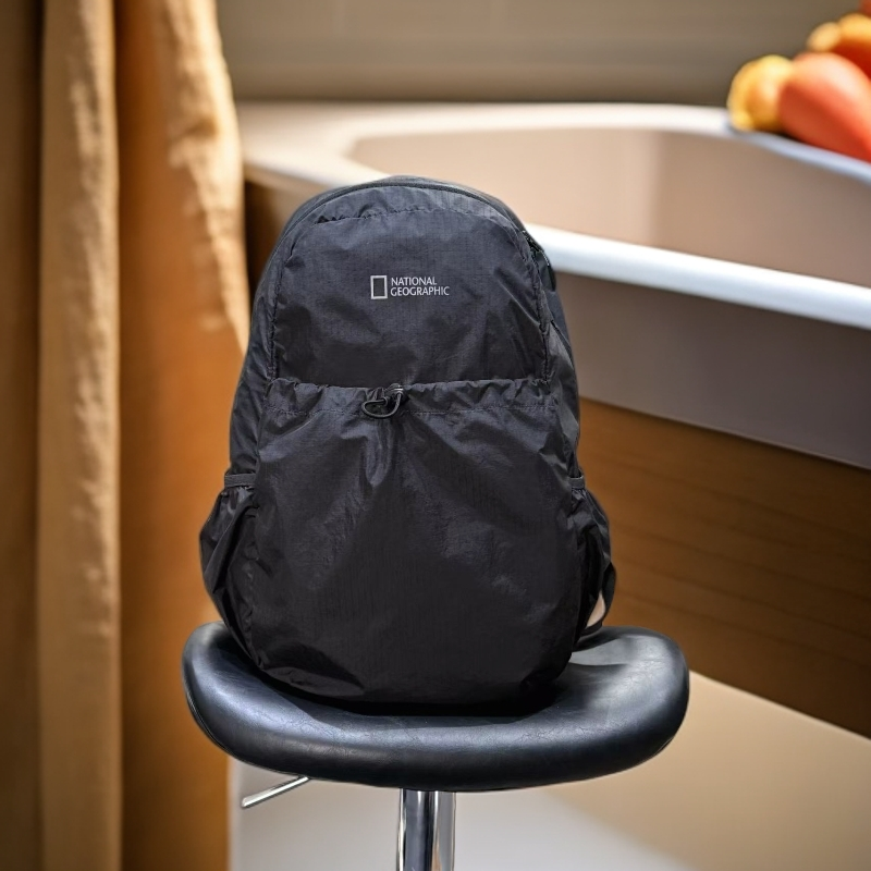 国家地理18升轻量化双肩背包