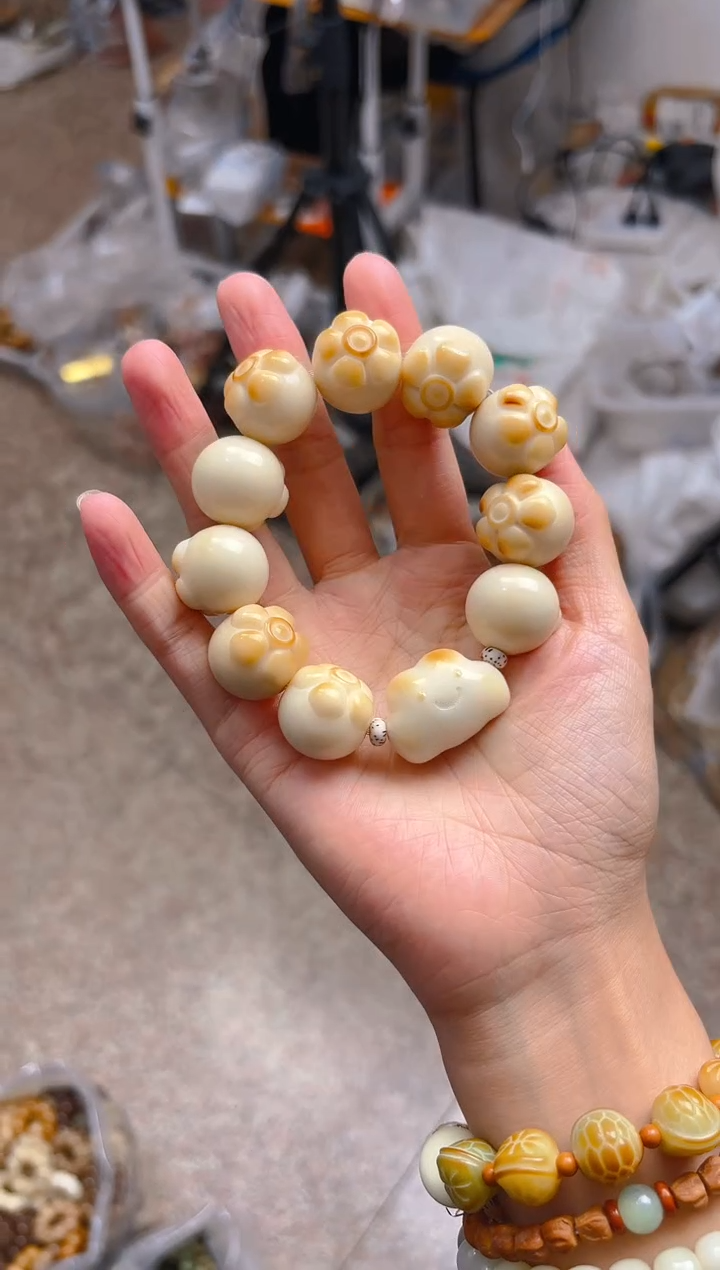 吊坠菩提根/象牙果山竹小云单圈手串