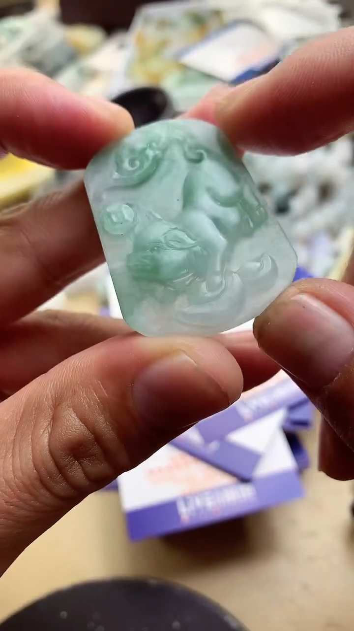 定制翡翠未镶嵌翡翠1