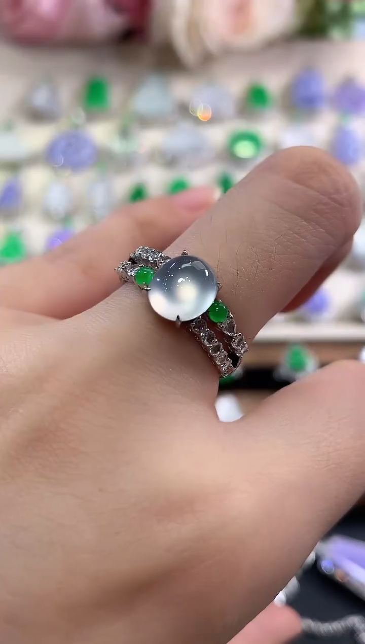 18K金镶嵌戒指翡翠春日珠宝 B24