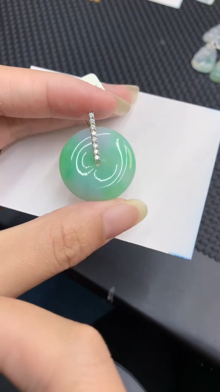 【闪购商品】翡翠颈饰18K金镶嵌            8