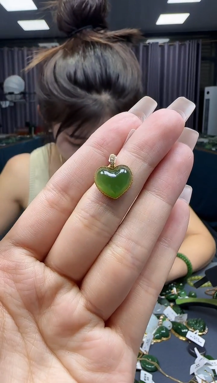 和田玉18K金镶嵌挂件1