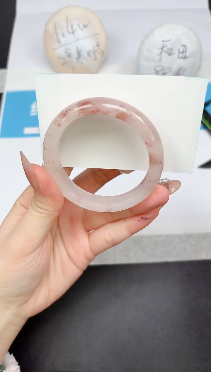 【闪购商品】石英质玉手镯未镶嵌61-53.7