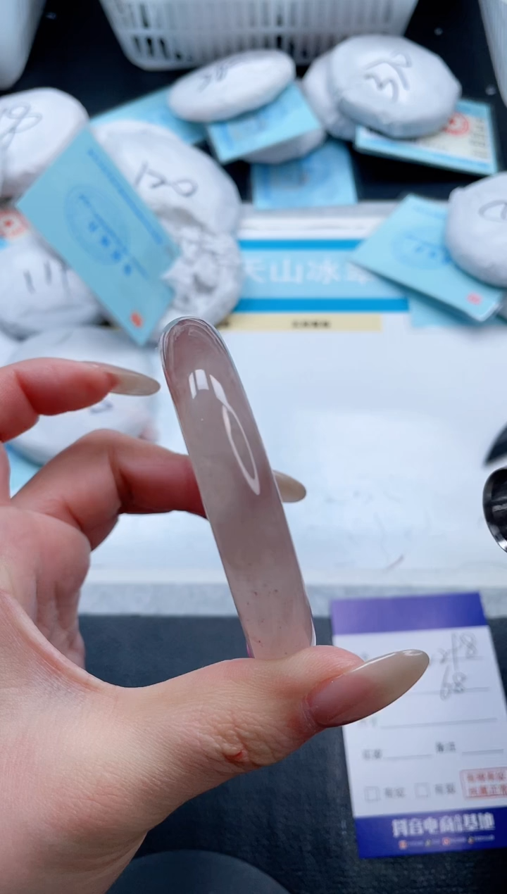 【闪购商品】石英质玉手镯未镶嵌6V298-60