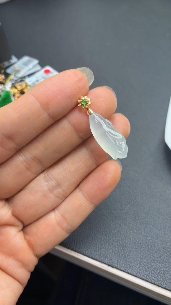 颈饰18K金镶嵌翡翠天然翡翠A货