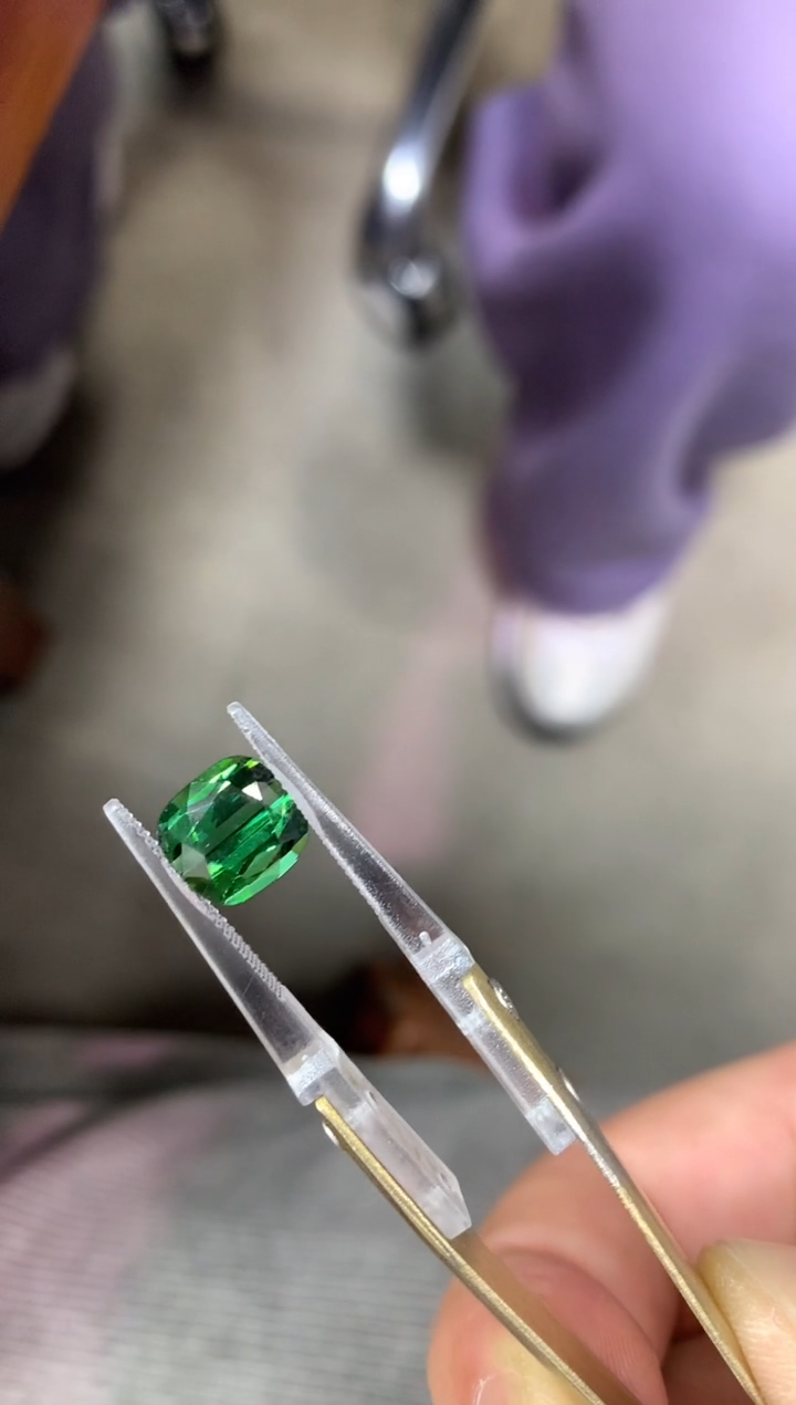 【闪购商品】碧玺裸石未镶嵌4.1ct 60