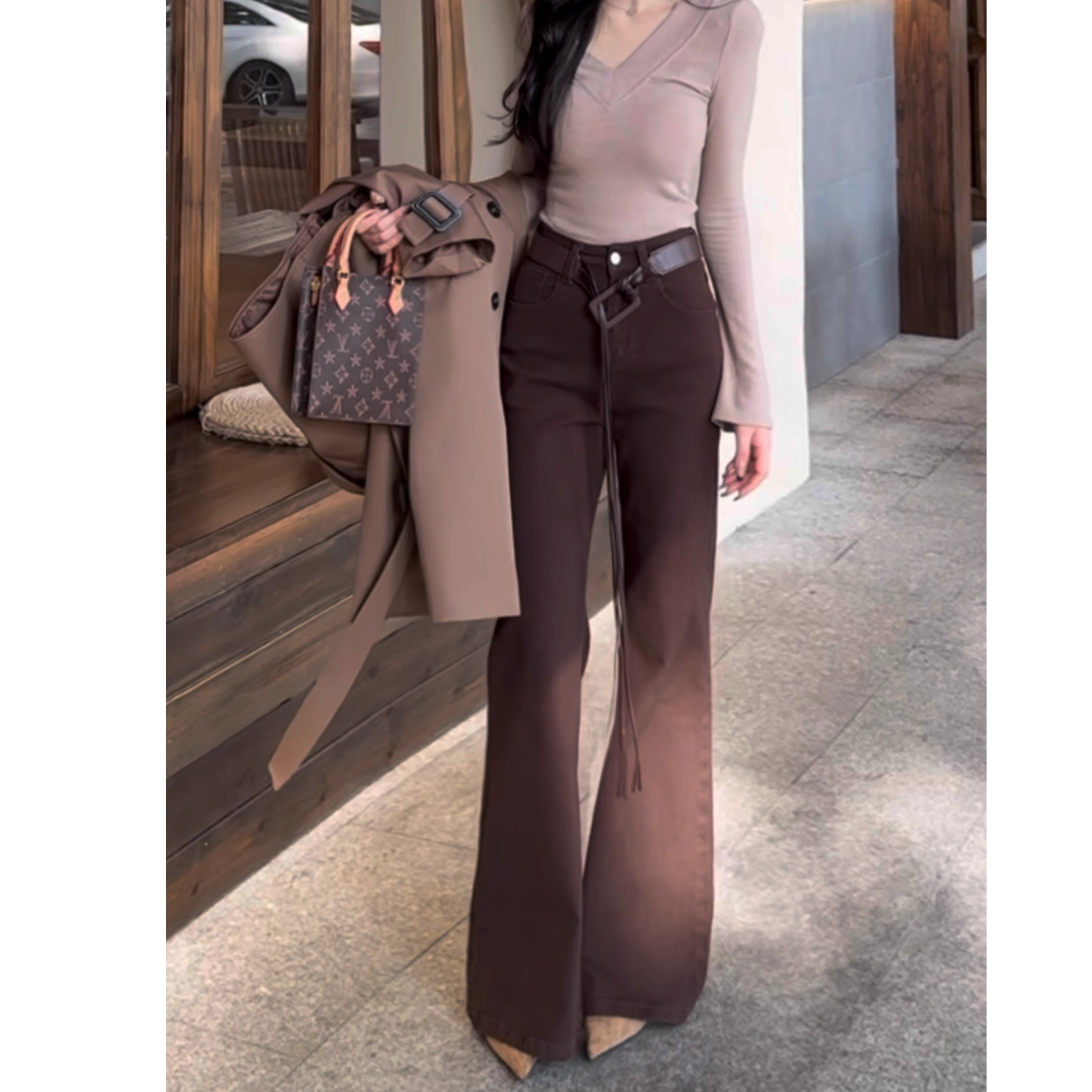 加绒咖色不贴腿微喇牛仔裤女2025冬季新款高腰宽松显瘦垂感长裤