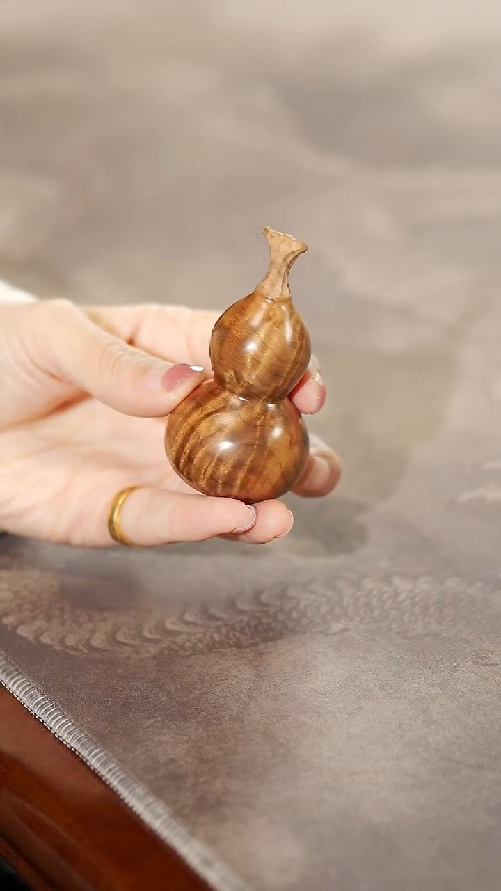 金丝楠584手作葫芦把玩件