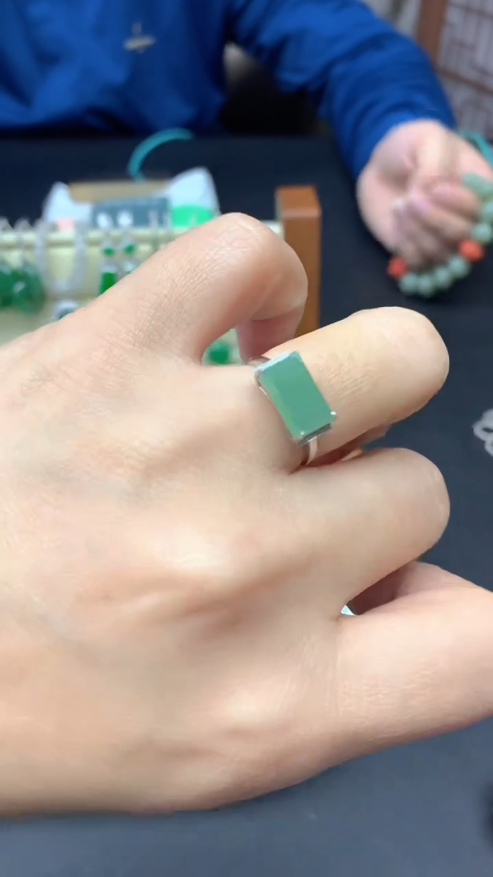 【闪购商品】翡翠戒指18K金镶嵌240-天然翡翠