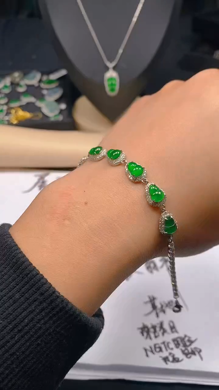 【闪购商品】翡翠手链未镶嵌天然A货玉石随机多样性发货