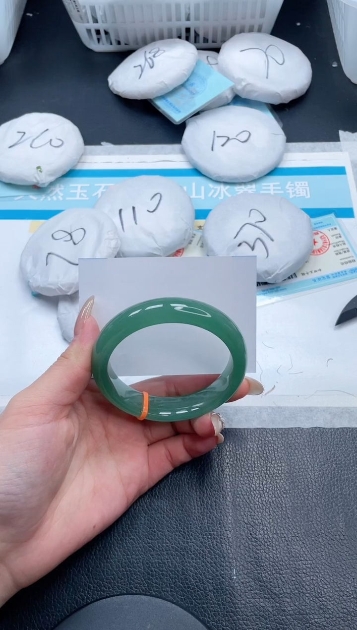 【闪购商品】石英质玉手镯未镶嵌6V310-58