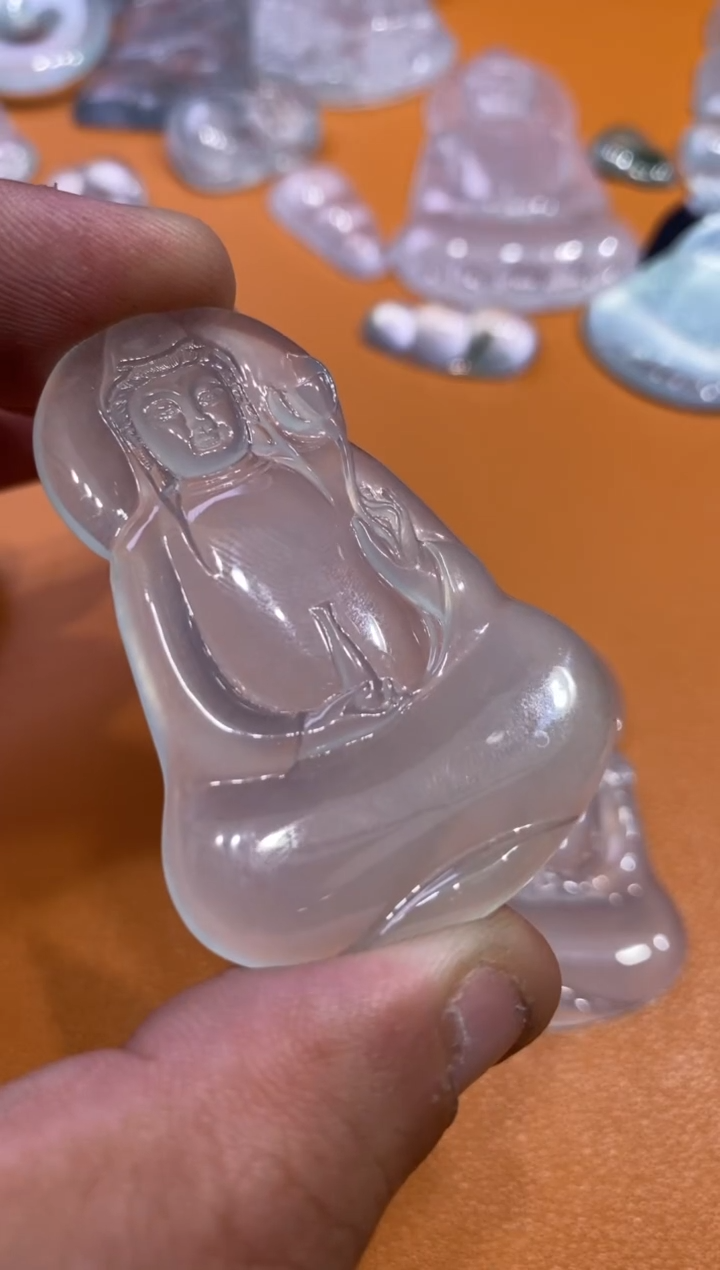 【闪购商品】翡翠颈饰未镶嵌观音8200