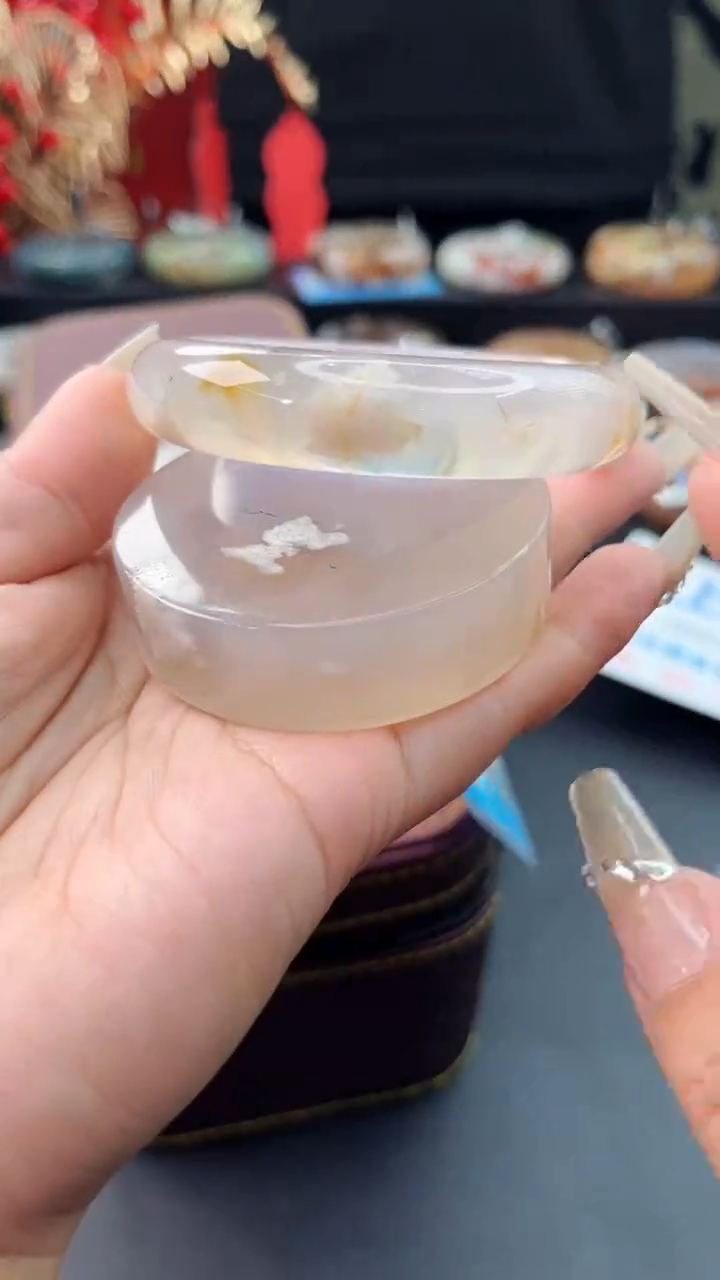 【闪购商品】石英质玉手镯未镶嵌赠送镯心（61圈口）