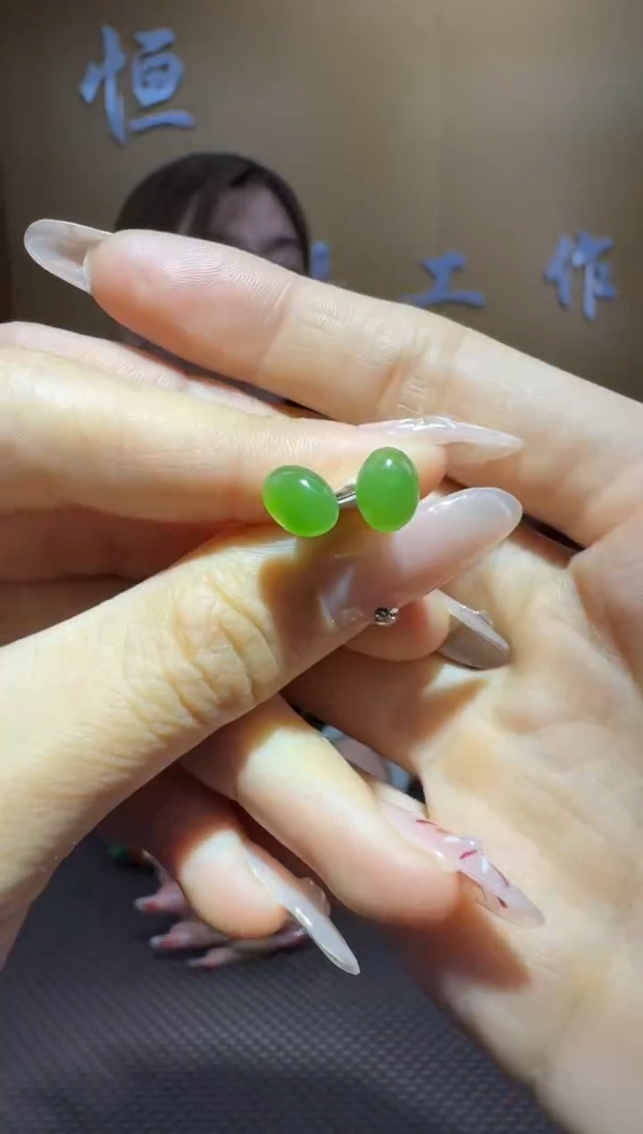 【闪购商品】和田玉耳饰18K金镶嵌一对