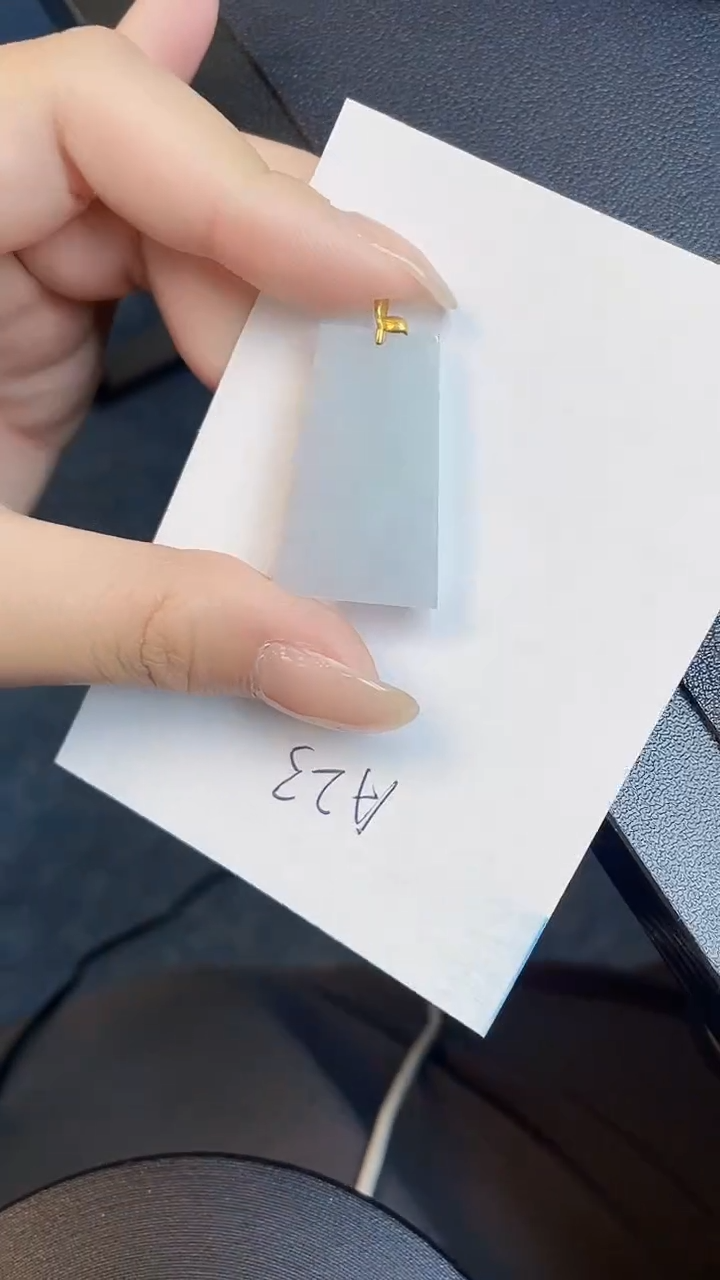 【闪购商品】翡翠颈饰18K金镶嵌00000000