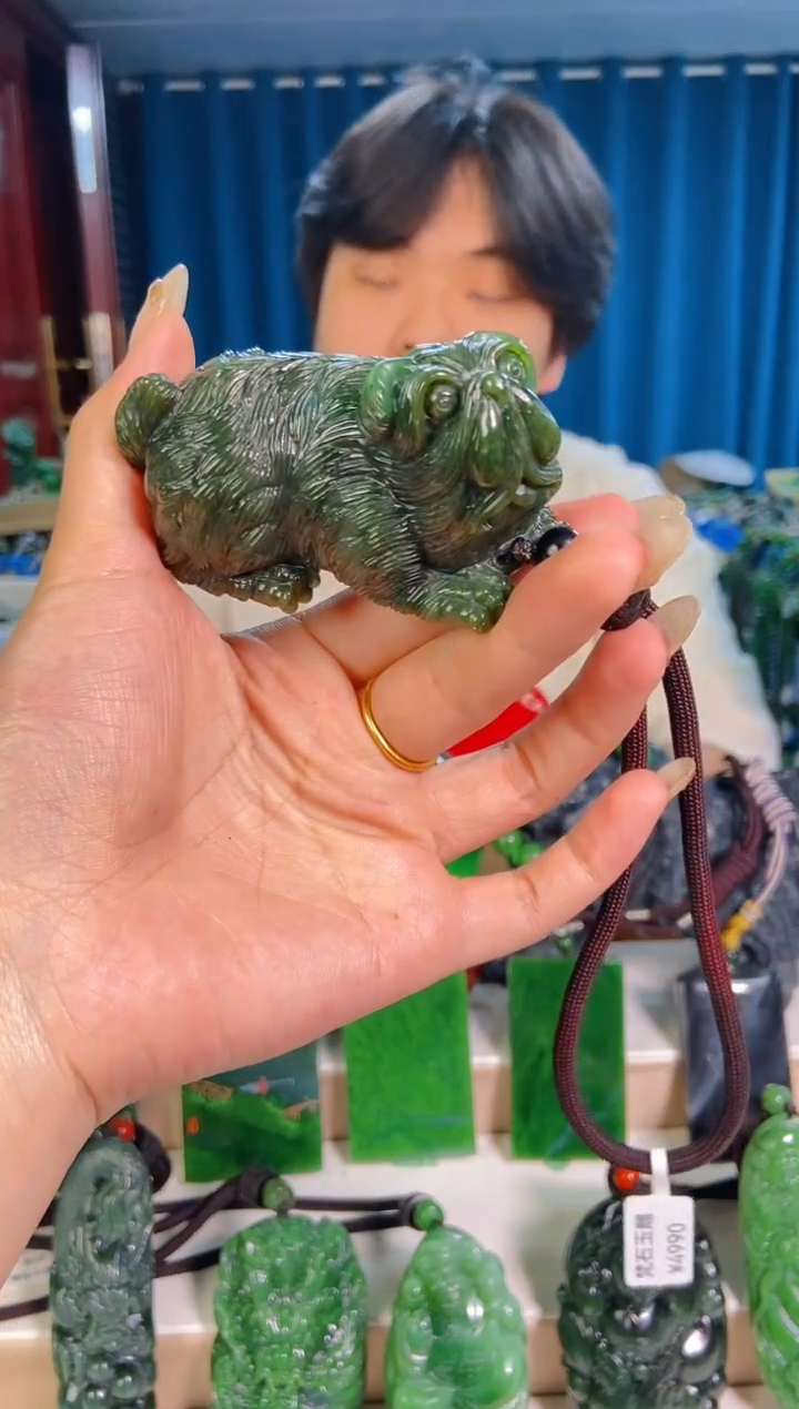 和田玉未镶嵌颈饰1