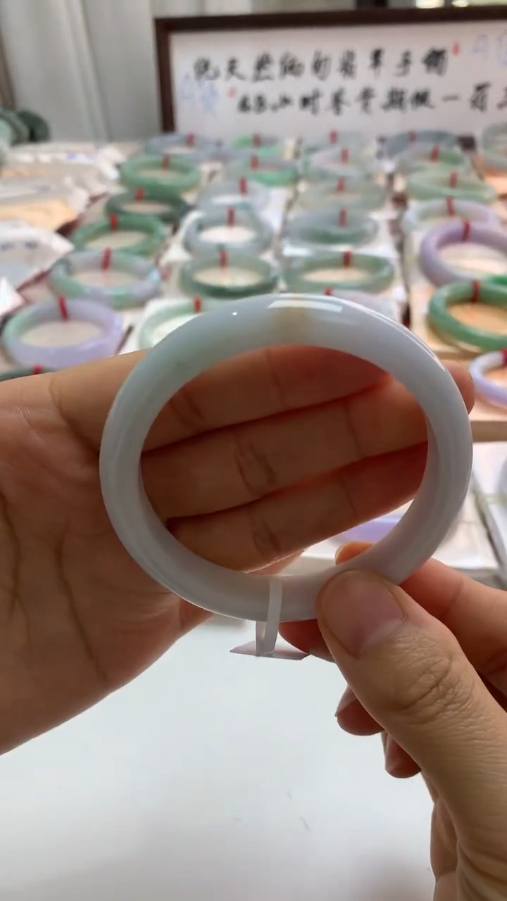 未镶嵌手镯翡翠56牛奶底洒金