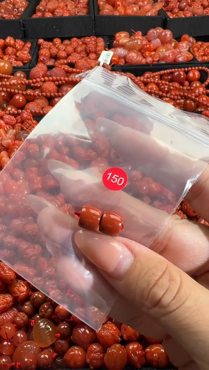 南红玛瑙未镶嵌颈饰1