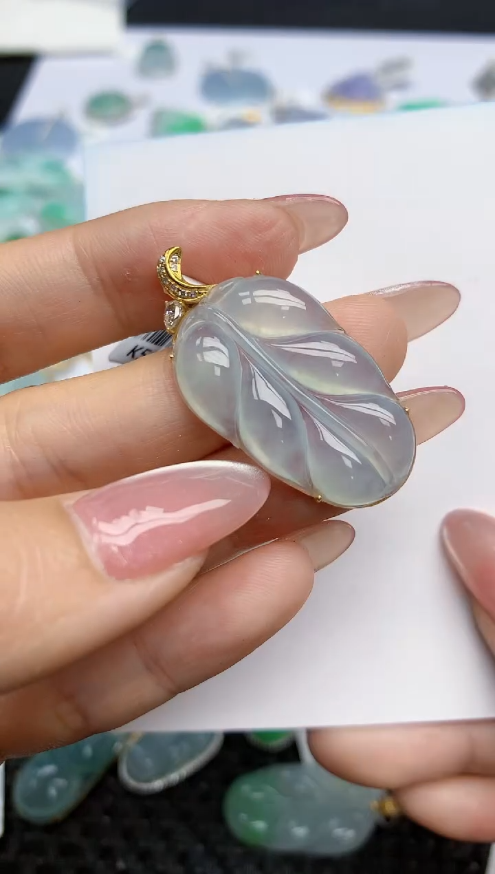 【闪购商品】翡翠挂件18K金镶嵌天然翡翠A货