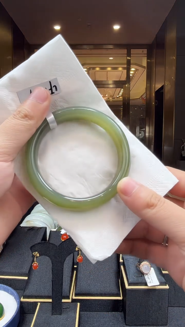 【闪购商品】和田玉手镯未镶嵌SH1777 多样性发其一