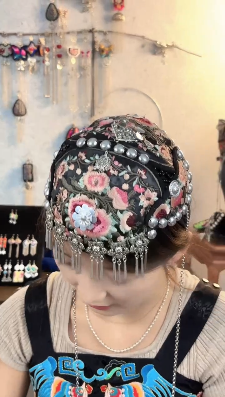 织绣彩云南阁非遗老绣饰品112