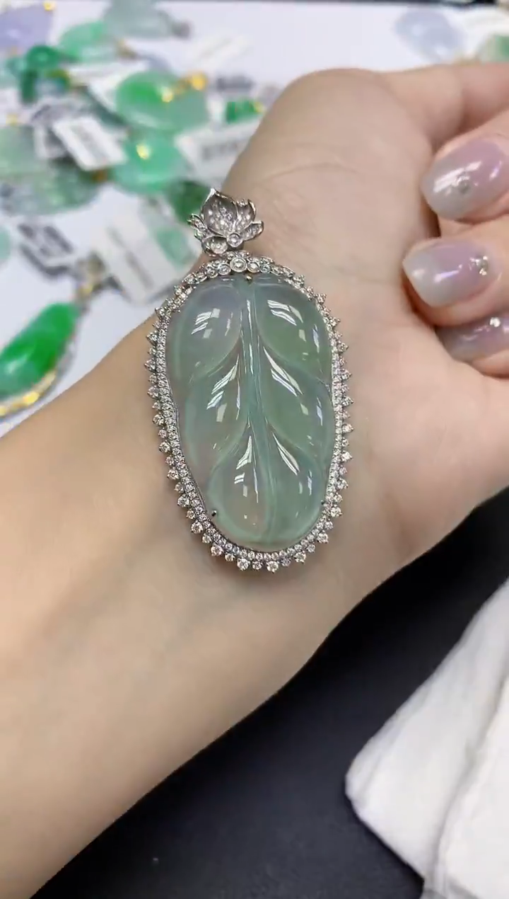 颈饰18K金镶嵌翡翠天然缅甸翡翠A货百元以上9元证书费自理