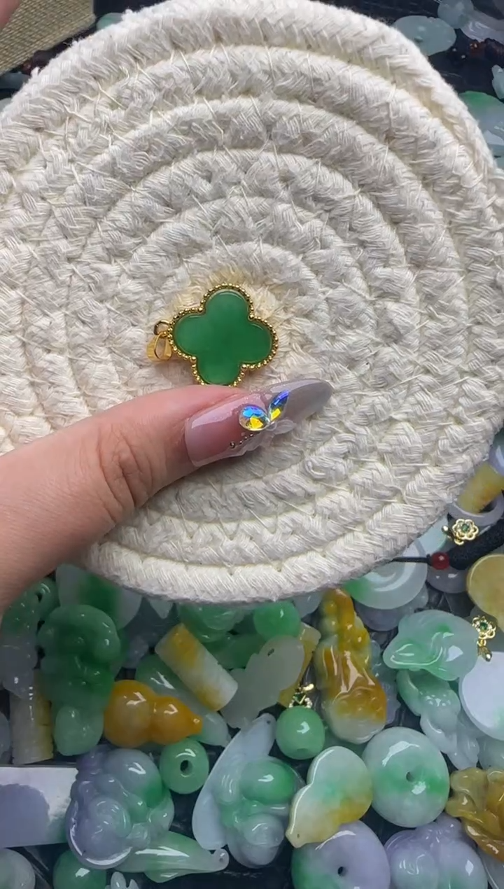 翡翠未镶嵌颈饰天然缅甸翡翠吊坠