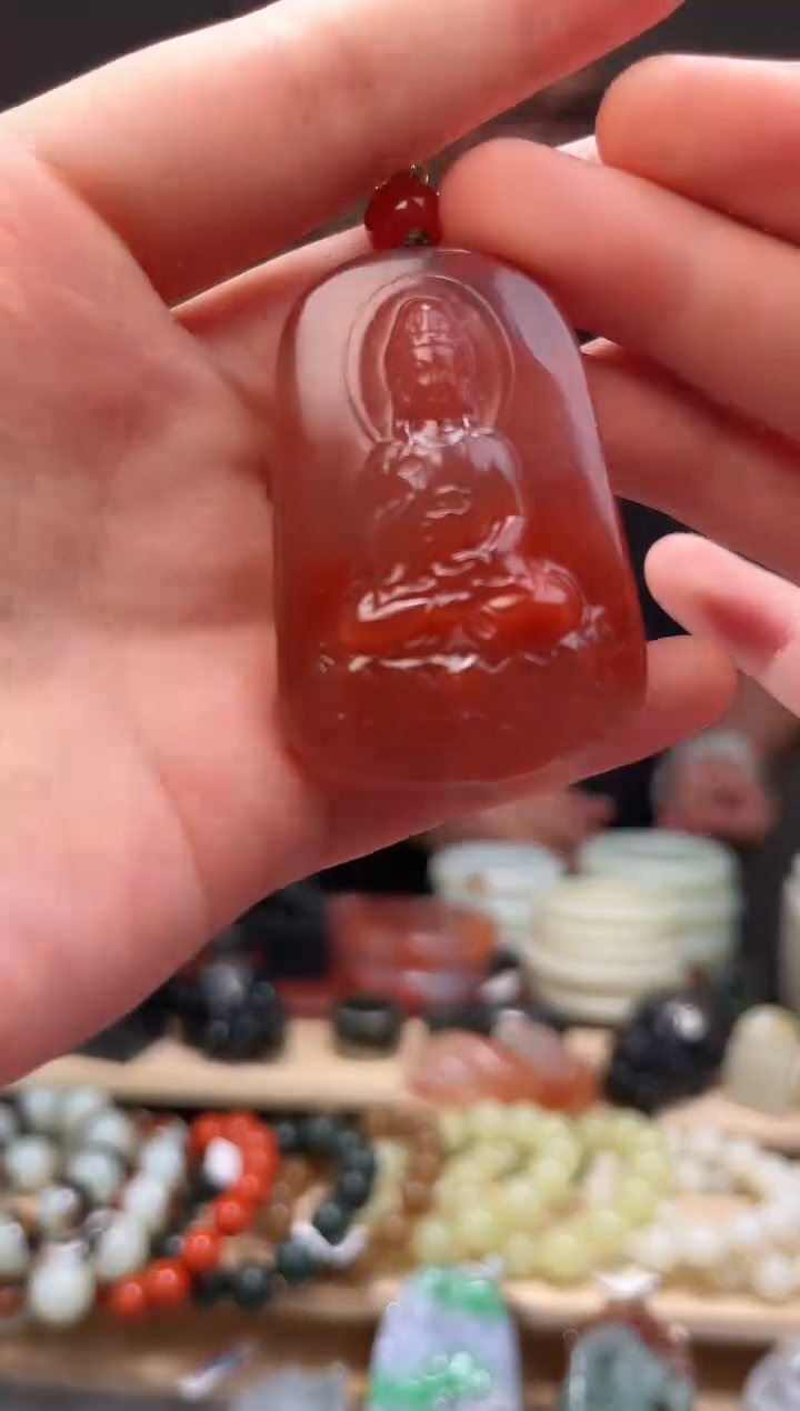 颈饰未镶嵌南红玛瑙吊坠